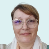 Portret Nedyalki: zadowolonej opiekunki z Bułgarii