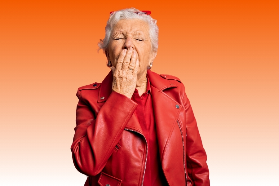 Müde Oma