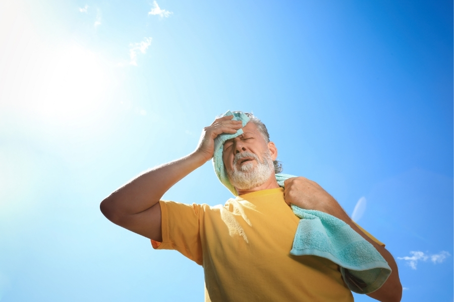 Senior bei Hitze