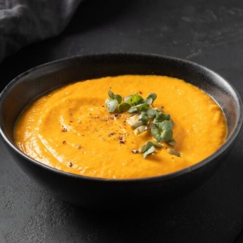 Fertige Kürbissuppe mit Hokkaido Kürbis